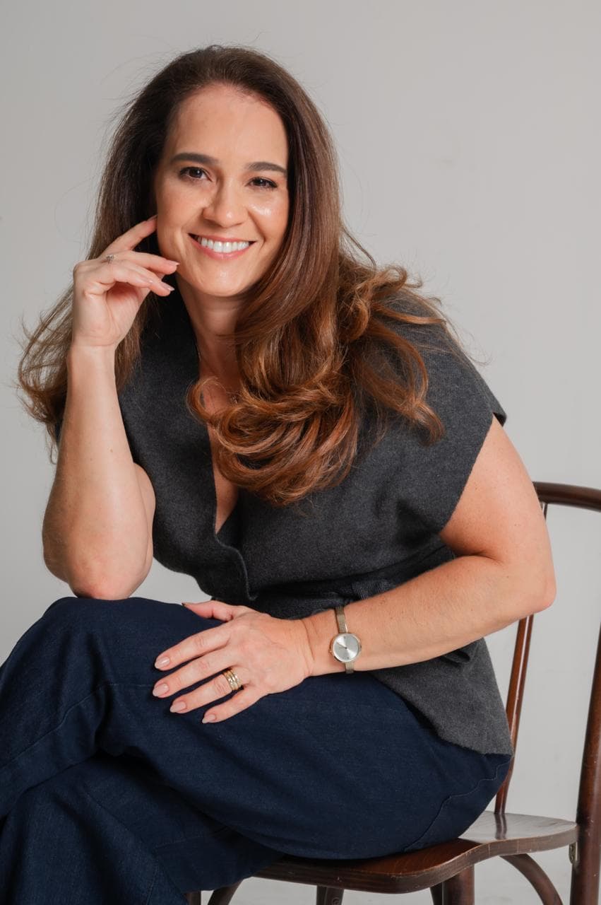Dra. Juliane Florentino — retrato profissional